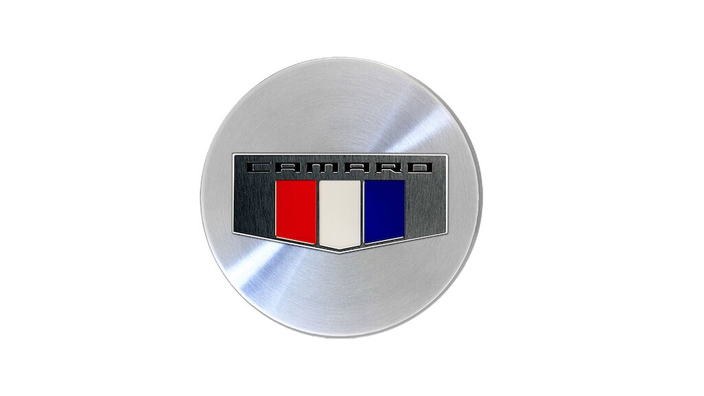 Centro de rin con emblema Camaro 2024, auto deportivo Chevrolet