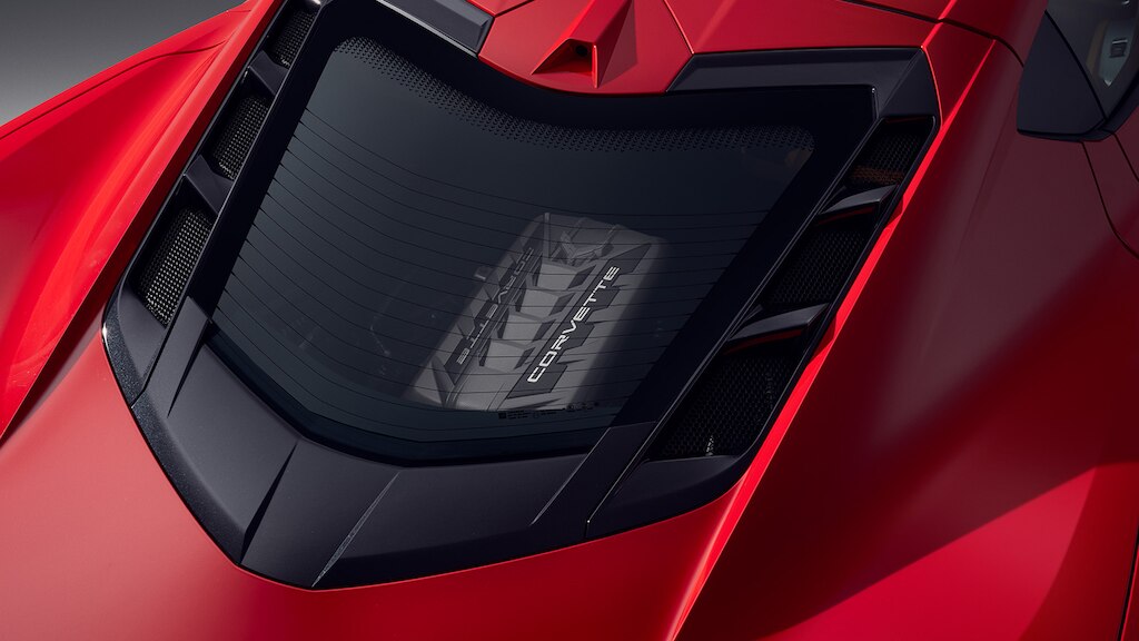 Cubierta de motor en color gris para chevrolet stingray 2024